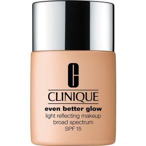 Clinique Make-Up Even Better Glow Light Reflecting Foundation met SPF15 CN 28 Ivory - 30ml