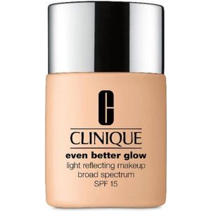 Clinique Make-Up Even Better Glow Light Reflecting Foundation met SPF15 52 Neutral - 30ml