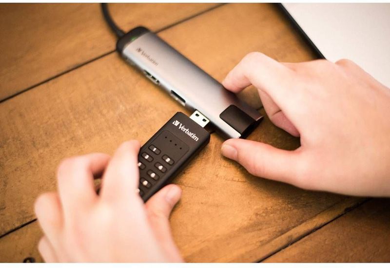 Verbatim USB Stick 49428 - 64 GB - Zwart