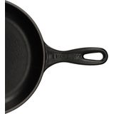 Le Creuset Signature 23cm Schwarz | Brat- und Servierpfanne | Spülmaschinengeeignet | Teflonbeschichtet | Feuerfest | Zwei Griffe | 23 cm Durchmesser