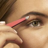 Tweezerman Slant pincet - Geranium - 1 stuk