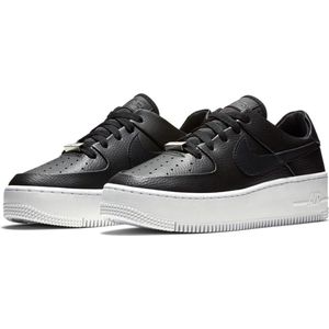 Nike Air Force 1 Sage Low Sneaker Dames Sneakers Vrouwen zwart/wit