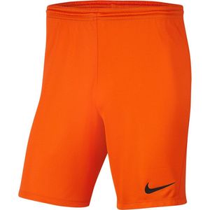 Nike dri-fit park 3 in de kleur oranje.