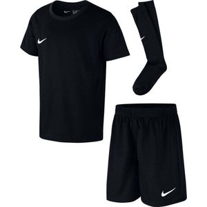 Nike dri-fit park voetbaltenue in de kleur zwart.