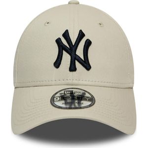 New era new york yankees league essential 9forty cap in de kleur ecru.