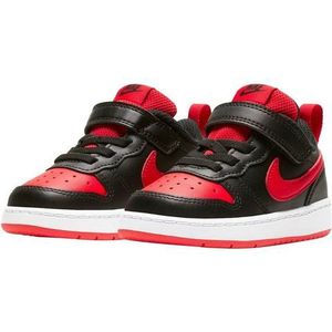 Nike court borough low 2 in de kleur zwart.