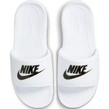 Nike victori one badslipper in de kleur wit.