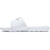 Nike victori one badslipper in de kleur wit.