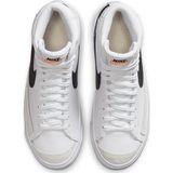 Nike - Blazer Mid '77 - Basketbalschoenen - Wit/Totaal Oranje/Zwart