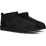 UGG - Classic Ultra Mini - Enkellaarsjes - Black - Schapenvacht