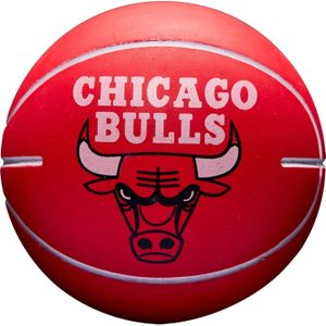 Wilson NBA Dribbler Chicago Bulls Basketbal voor binnen en buiten, kindermaat Ø 6 cm, zwart/rood