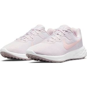Nike revolution 6 next nature in de kleur roze.