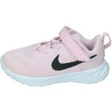 Nike revolution 6 in de kleur roze.