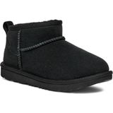UGG - Classic Ultra Mini - Enkellaarsjes - Zwart - Sheepskin