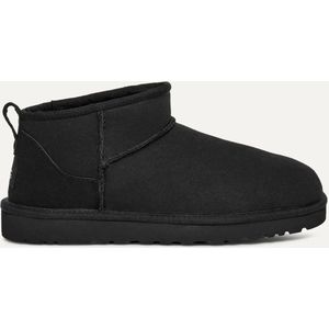 UGG - Classic Ultra Mini - Enkellaarsjes - Zwart - Sheepskin - Waterafstotend