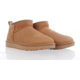UGG - Classic Ultra Mini - Enkellaarsjes - Zwart - Sheepskin