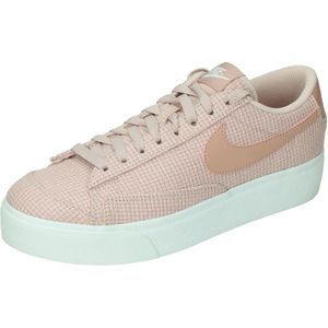 Nike Blazer Low Platform Sneakers , Pink , Dames , Maat: 38 1/2 EU