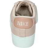 Nike blazer low platform ess in de kleur roze.