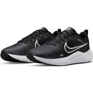 Nike downshifter 12 in de kleur zwart.