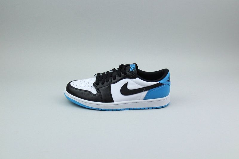 Nike - Air Jordan 1 Low - Sneakers - Zwart - Dark Powder Blue