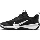 Nike omni multi-court in de kleur zwart.