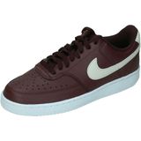 Nike court vision low next nature in de kleur rood.