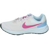 Nike revolution 6 in de kleur roze.