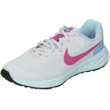 Nike revolution 6 in de kleur roze.