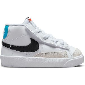 Sneakers Blazer NIKE. Leer materiaal. Maten 18 1/2. Wit kleur