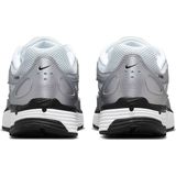 Nike - P-6000 - Sneakers - Metallic Silver - Mesh en Leer