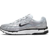 Nike - P-6000 - Sneakers - Metallic Silver - Mesh en Leer