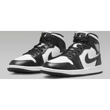 Nike Air Jordan 1 Mid - Sneakers - Unisex - Maat 37.5 - Zwart/College Grey/Sail/Gym Red