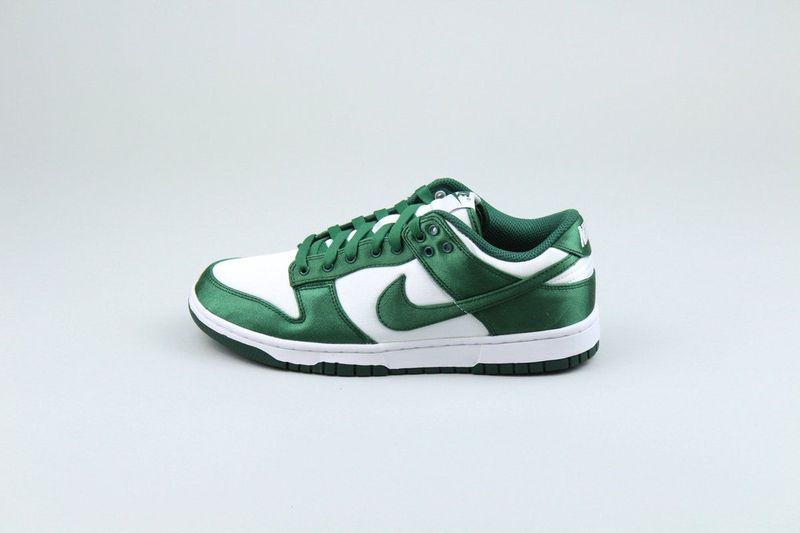 Nike Dunk low satin green (w)