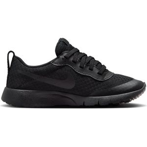 Sneakers Tanjun EZ NIKE. Polyester materiaal. Maten 28. Zwart kleur