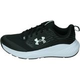 Under armour charged commit tr 4 in de kleur zwart.