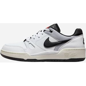 Nike full force low mens shoe in de kleur wit.