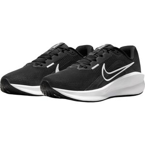 Nike downshifter 13 in de kleur zwart.