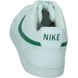 Nike court vision low next nature in de kleur wit.