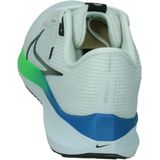 Nike pegasus 40 in de kleur wit.
