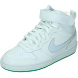 Nike court borough mid 2 in de kleur wit.