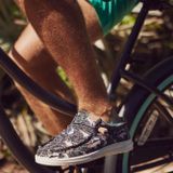 HEYDUDE - Wally H2O Instappers - Tropical Black - Ademend Materiaal