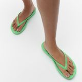 FitFlop - iQushion Ergonomic Flip-Flops TPU - Slippers - Pop Green - Waterbestendig