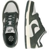 Nike Dunk Low, Vrouwen, Groen, Sneakers, maat: 42,5