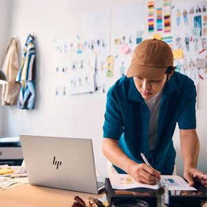 HP Pavilion Plus 14-ew0751nd - Laptop - 14 inch