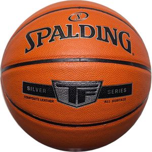 Spalding tf silver basketbal in de kleur oranje.