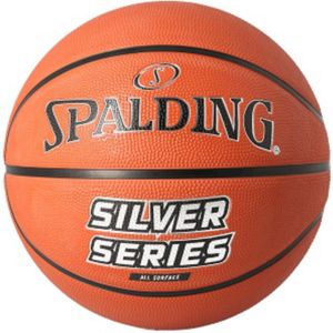 Spalding silver series in de kleur oranje.