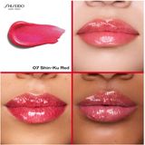 Shiseido - Shimmer GelGloss Moisturizing Lip Gloss with Glowy Finish - Lesk na rty s hydratačním účinkem a třpytkami 9 ml 07 Shin Ku Red (L)