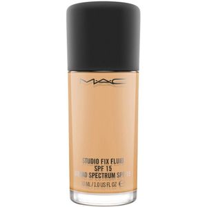 Studio Fix Fluid SPF 15 NC40 Foundation - 30ml
