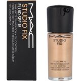 MAC - Studio Fix Fluid SPF15 - Foundation - 30 ml - NC17