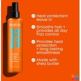 Matrix Mega Sleek Iron Smoother – Gladmakende leave-in spray voor frizzy haar – 250 ml